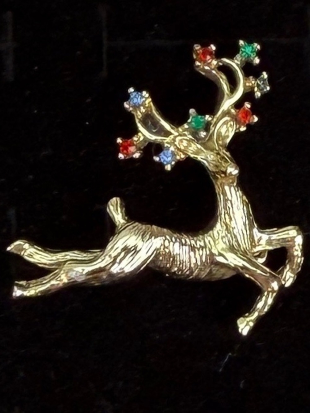 Vintage Goldtone festive holiday Christmas Reindeer Brooch Pin